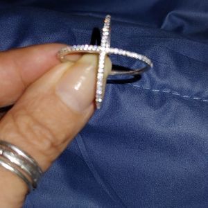 Criss cross CZ ring